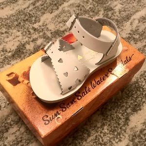 BRAND NEW SUN SANS SIZE 5